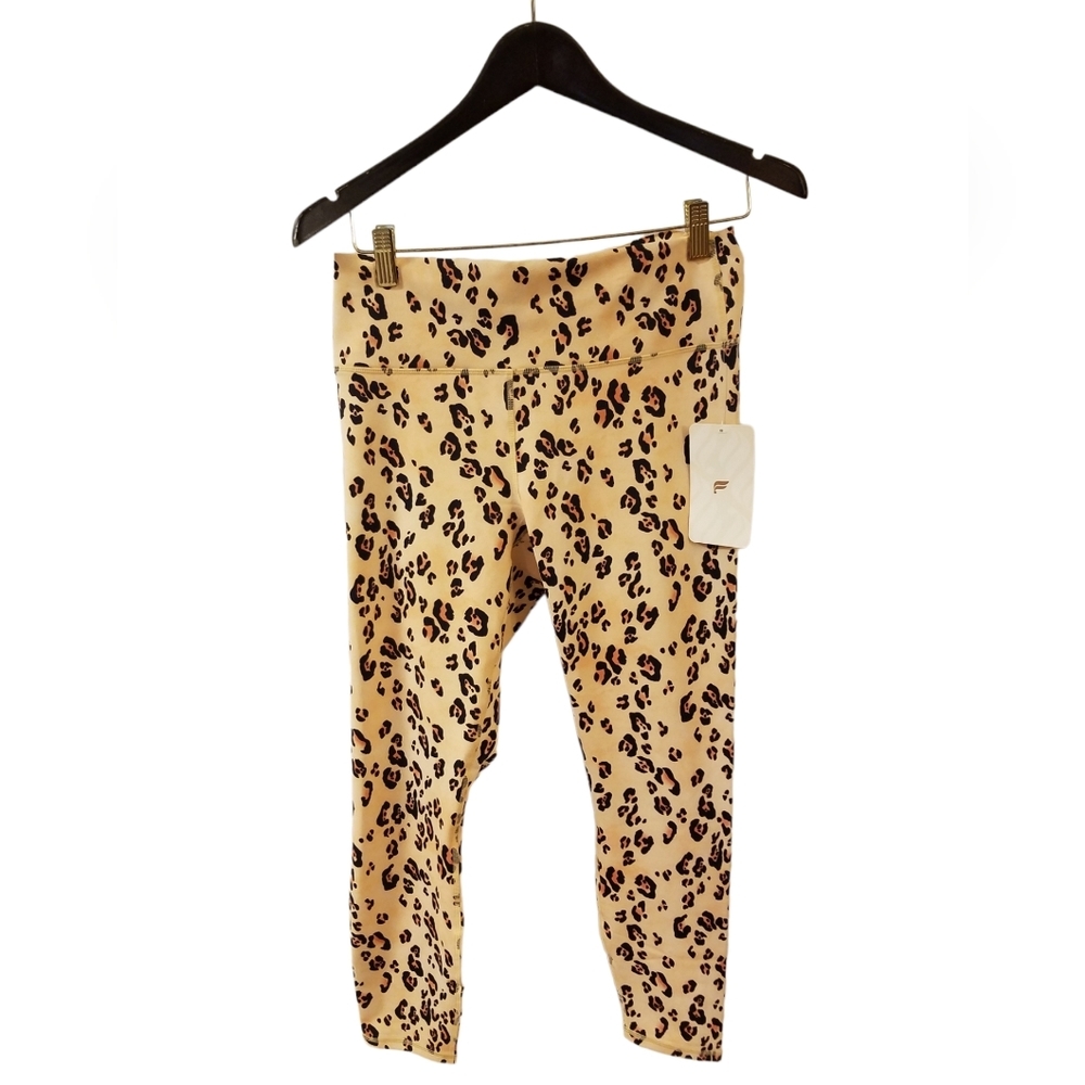 NWT Fabletics  High Waisted 7/8 Leggings  Animal Print Tan Size Large